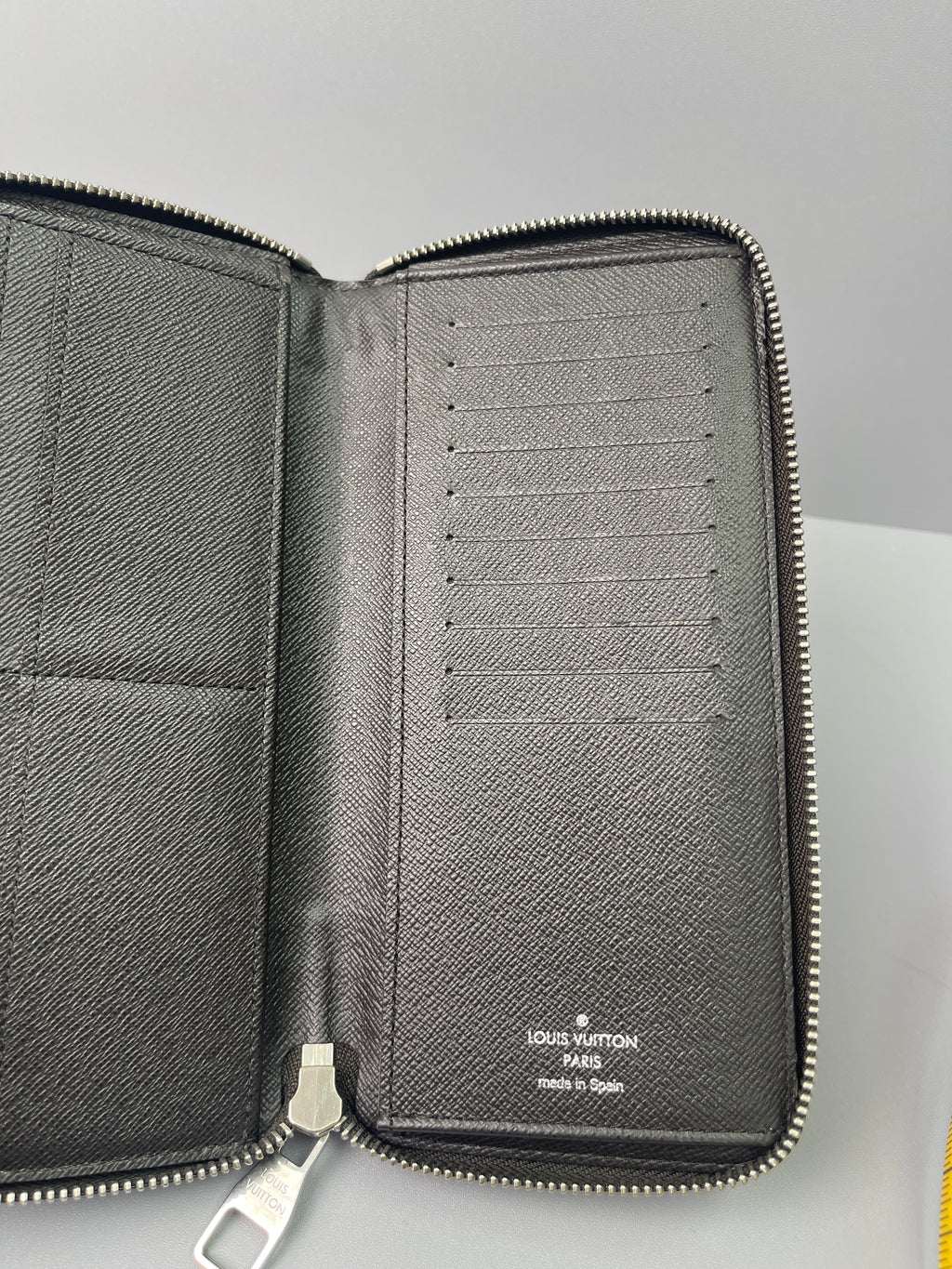 Pre-Owned Louis Vuitton Damier Ebene Zippy Wallet 40737581