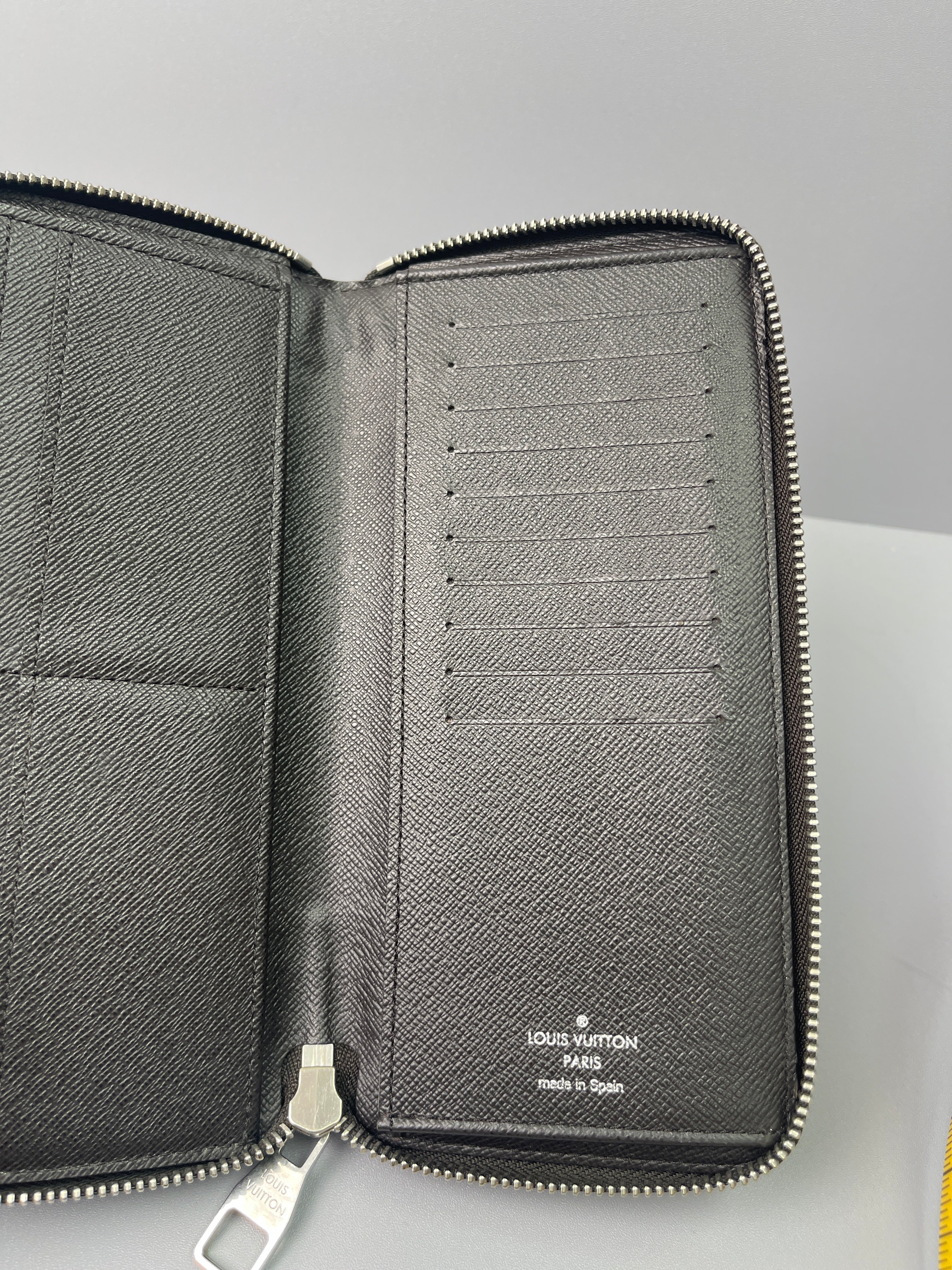 Pre-Owned Louis Vuitton Damier Ebene Zippy Wallet 40737581