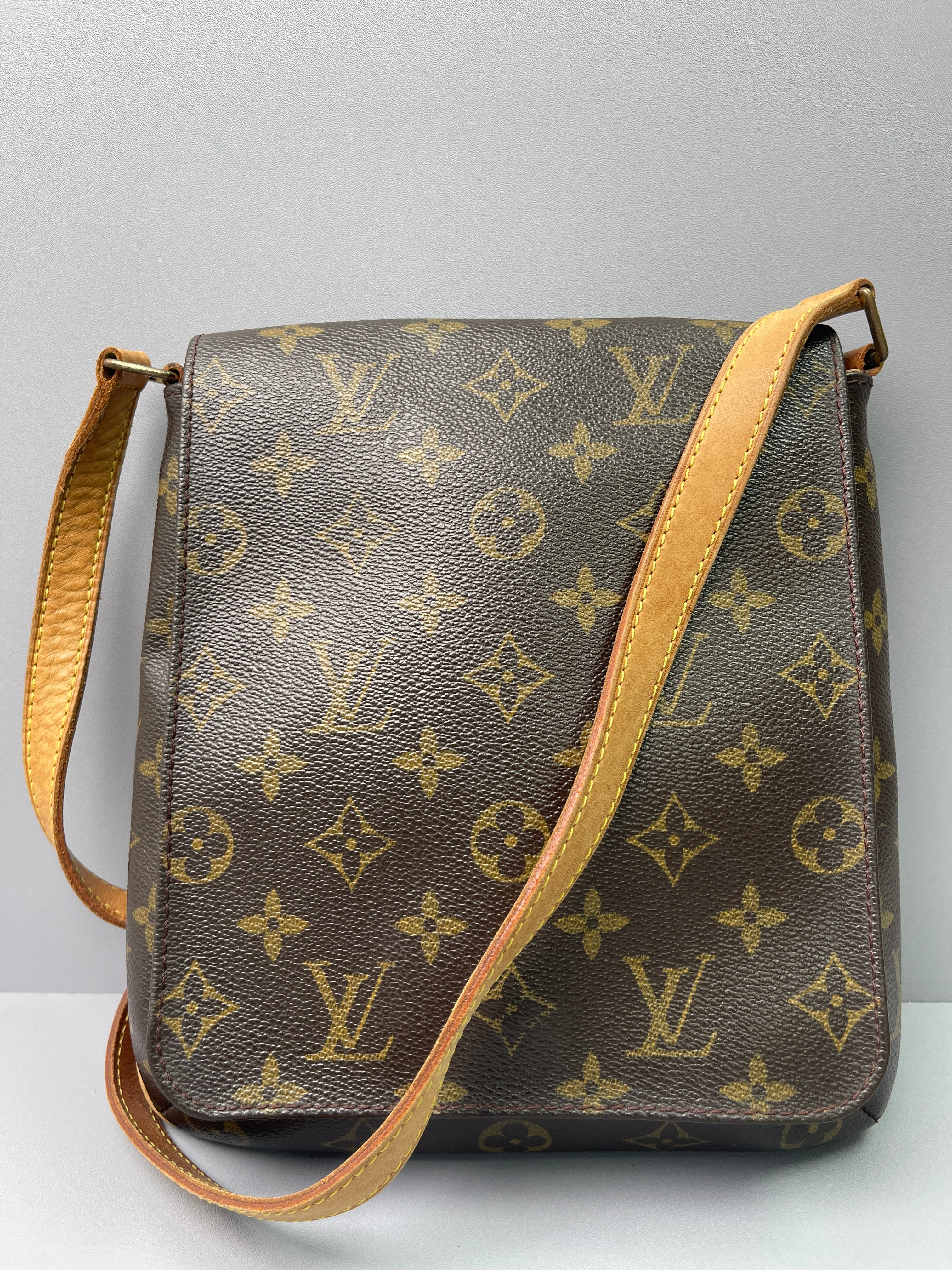 Pre-Owned Louis Vuitton  Crossbody Shoulder Bag83696558