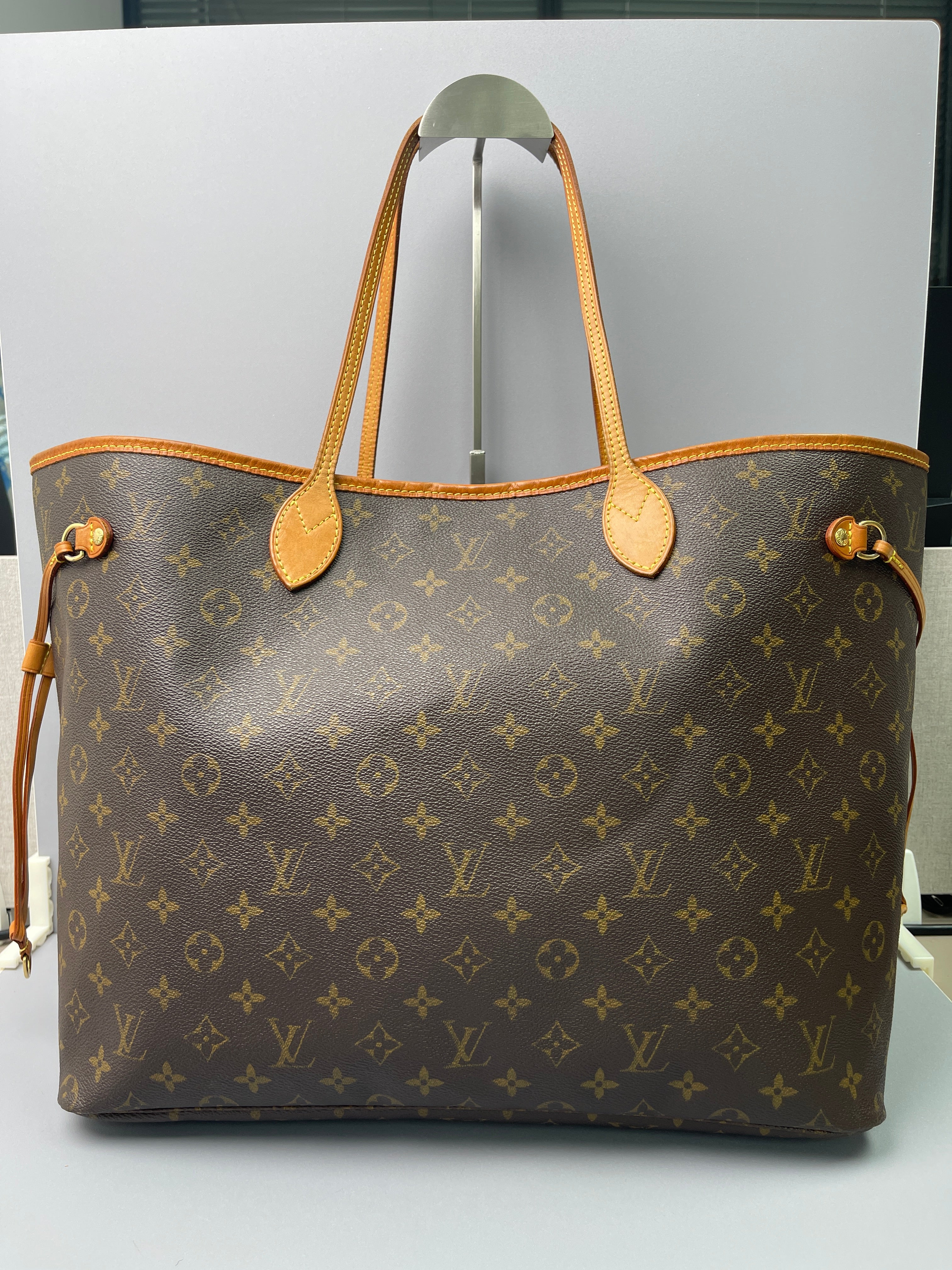 Pre-Owned Louis Vuitton Neverfull GM Tote Bag  12676406