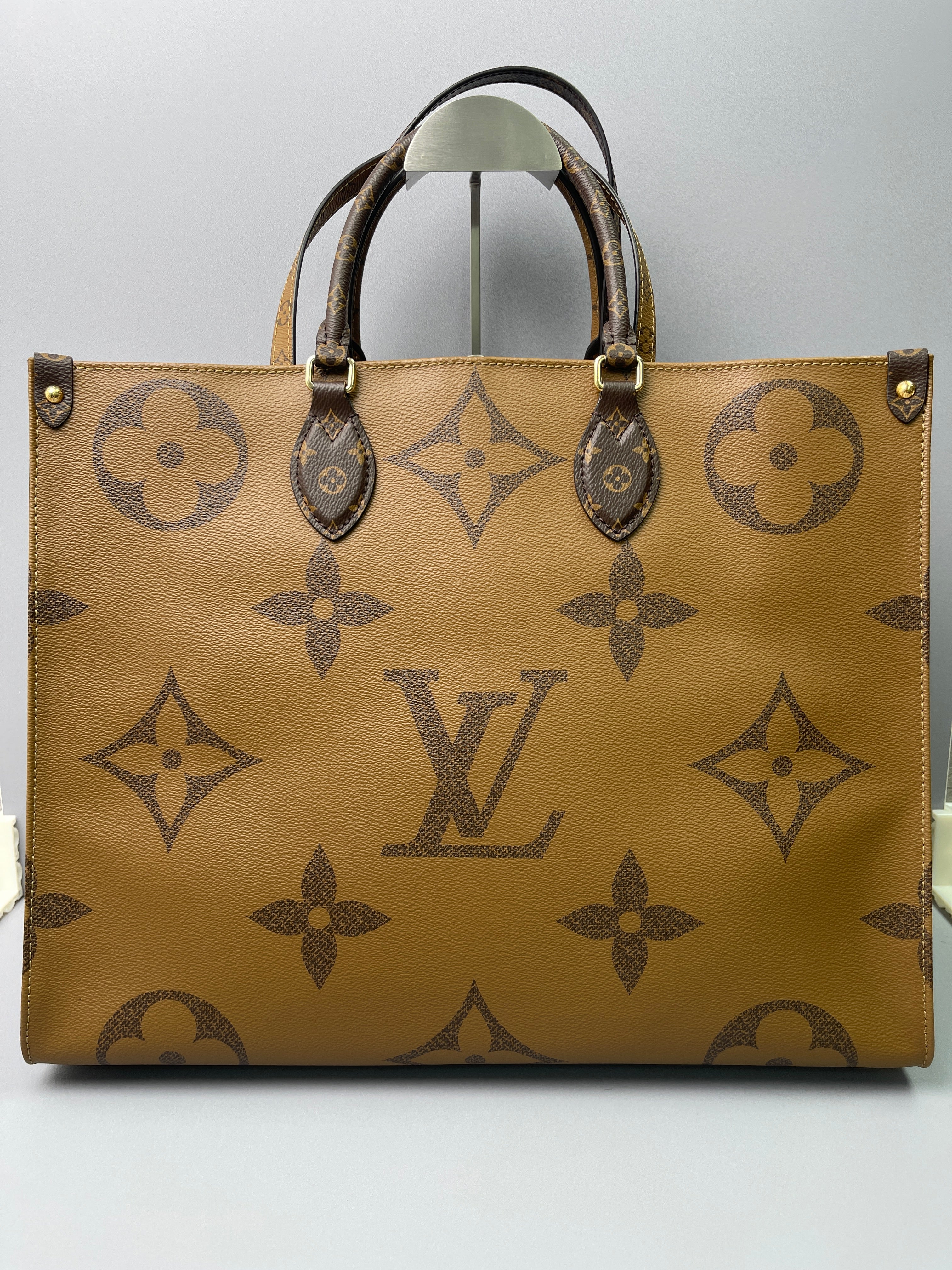 Pre-Owned Louis Vuitton OnTheGo GM Tote Bag98055595