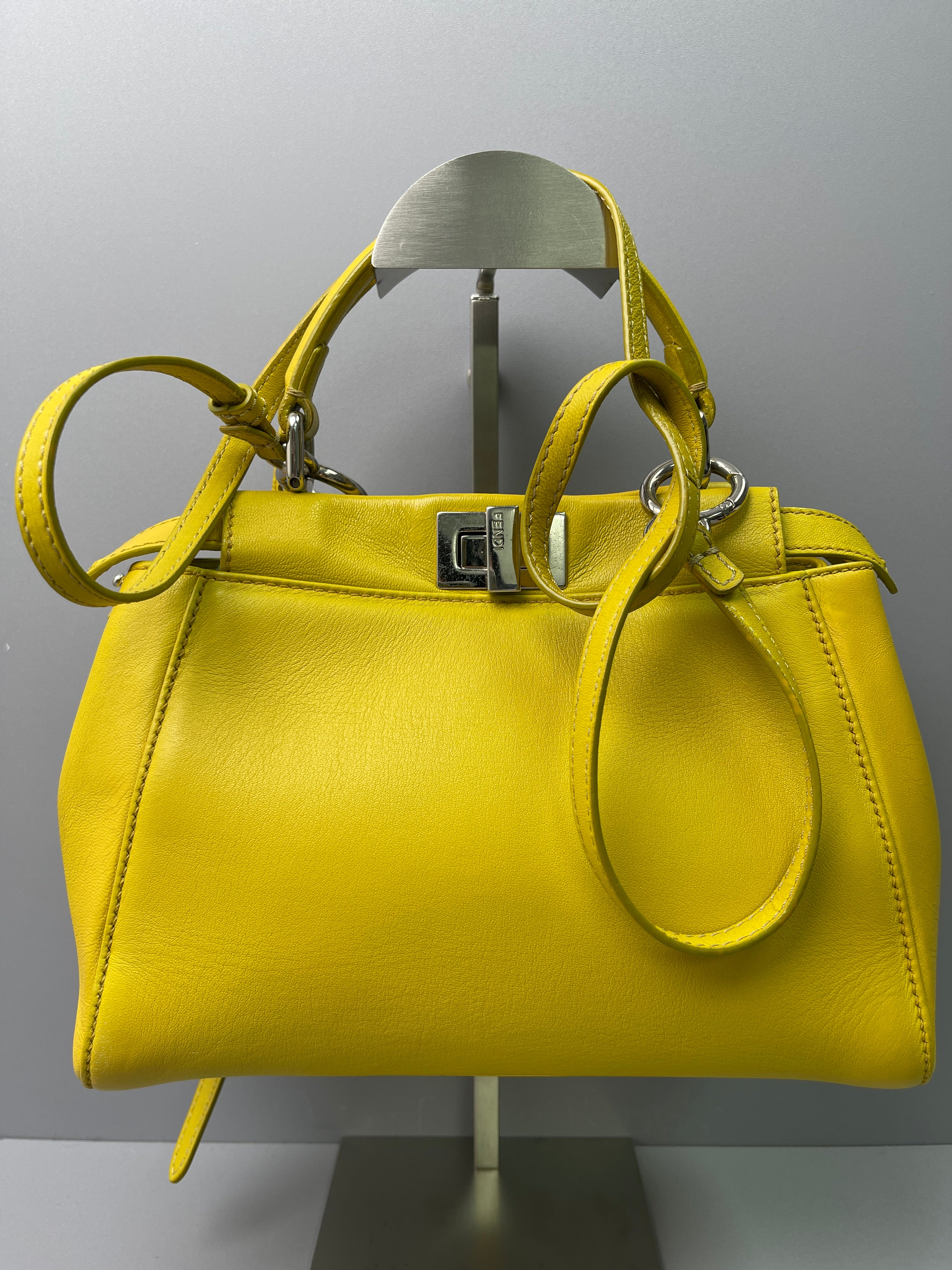 Pre-Owned Fendi  Leather Yellow Satchel Handbag50030217