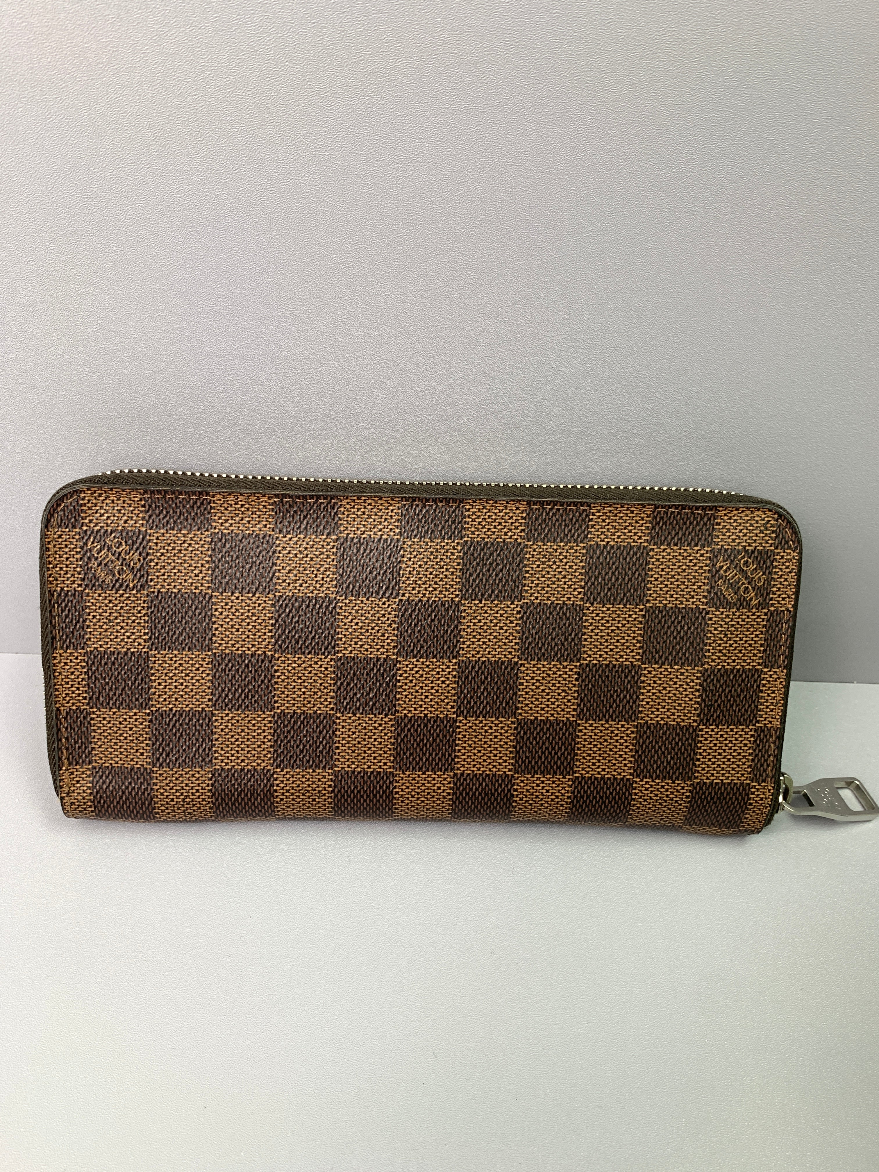 Pre-Owned Louis Vuitton Damier Ebene Zippy Wallet 40737581